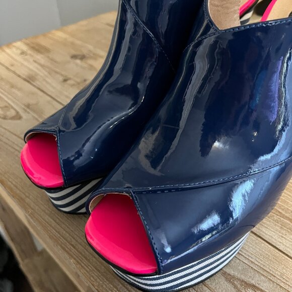 G by Guess Wedges Size 10M - Picture 10 of 13